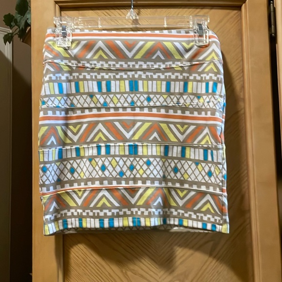 Nollie pacsun Aztec print mini skirt size small - Picture 4 of 9